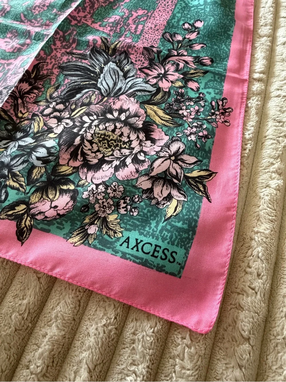 Axcess lightweight square